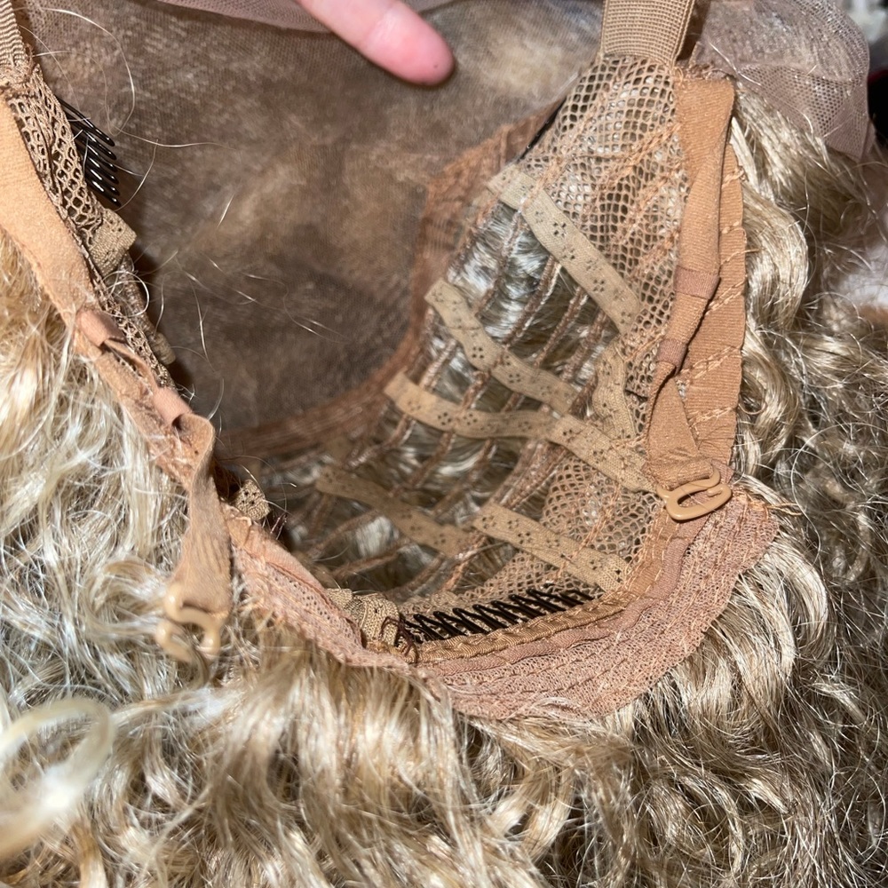 Curly light blond wig